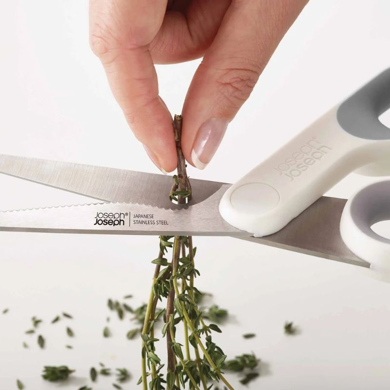 Joseph Joseph Elevate™ Fusion 5-piece Knife & Scissor Set with Beechwood Block