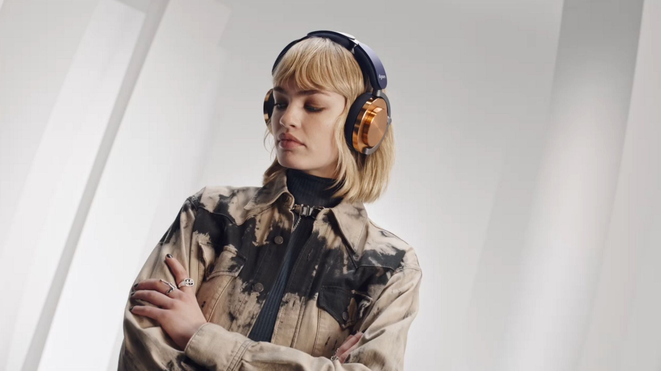 Dyson OnTrac™ Noise Cancelling Headphones CNC Copper