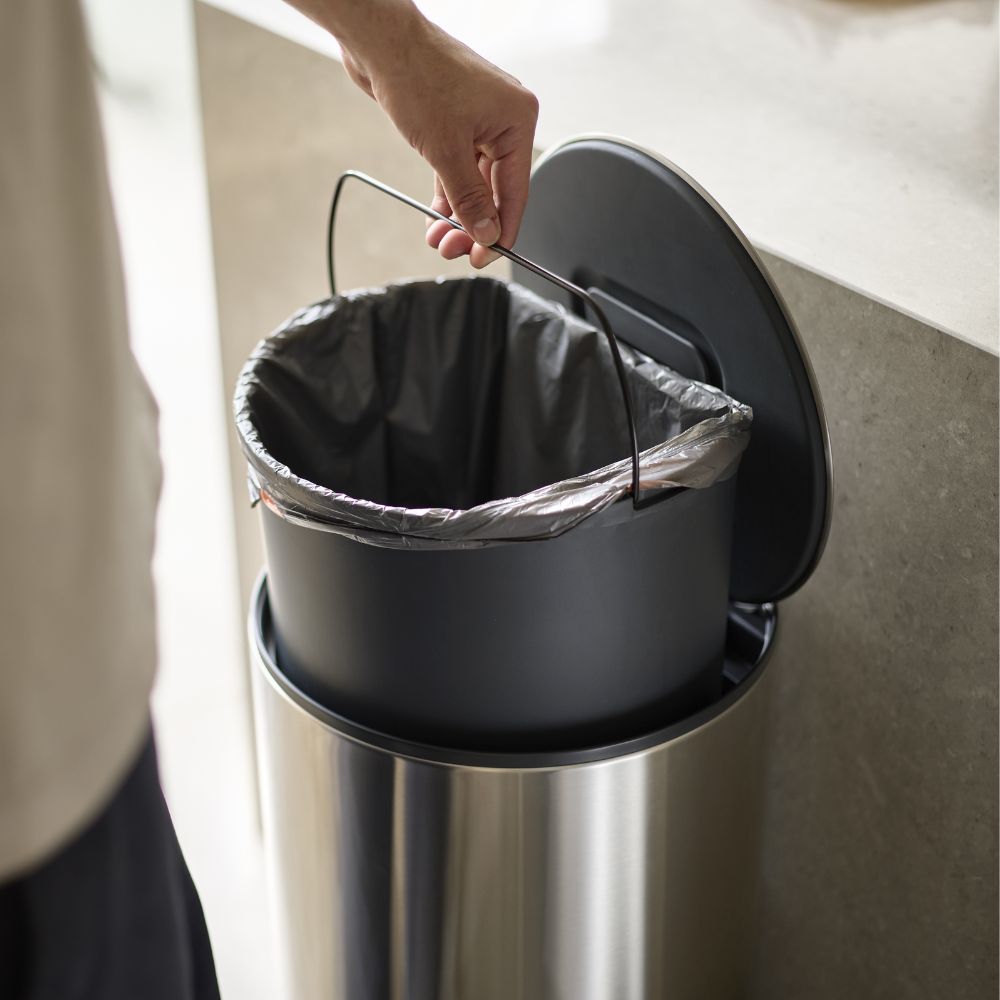 Joseph Joseph Arc™ 30L Easy-push Stainless-steel Pedal Bin
