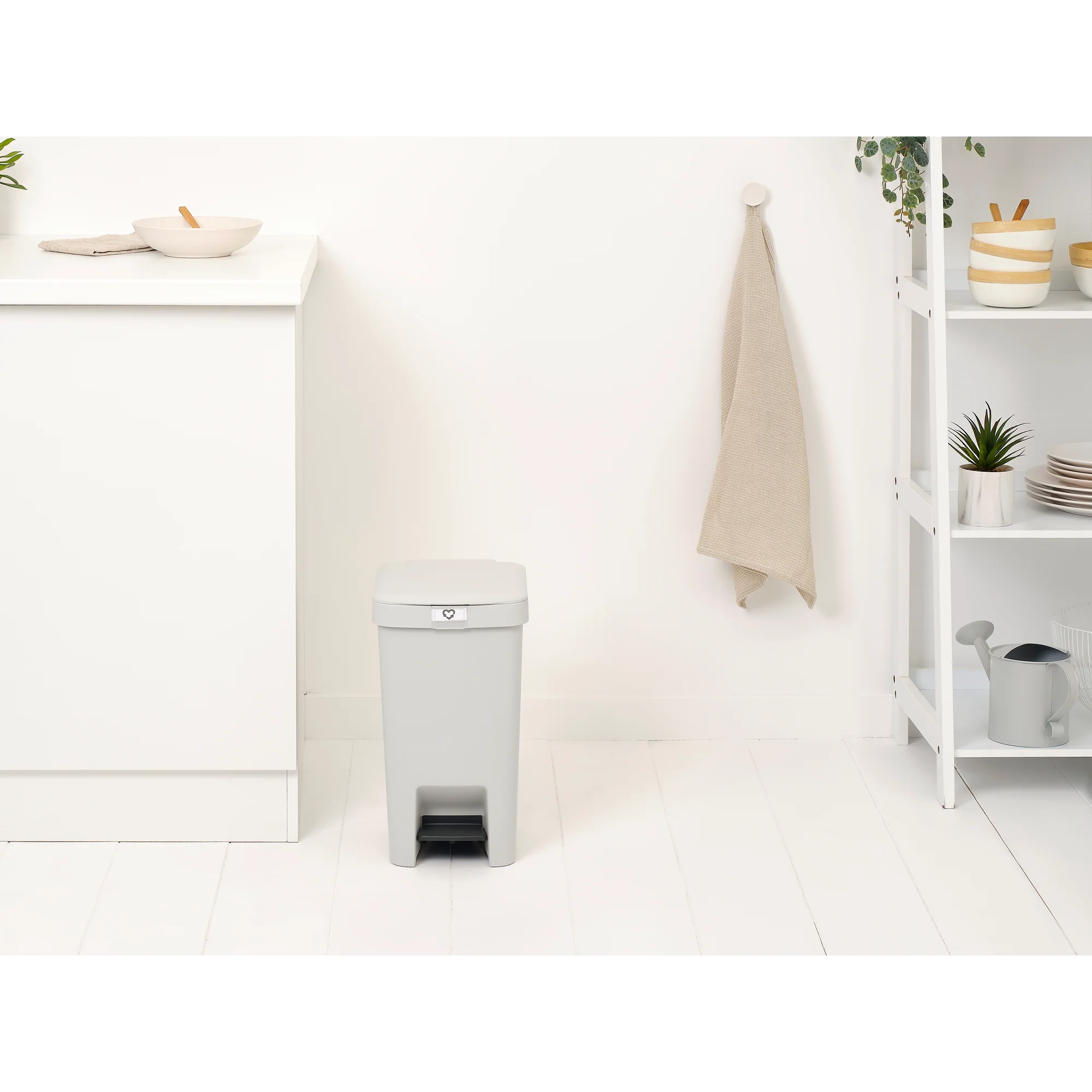 Brabantia StepUp Pedal Bin from Recycled Plastic - 16 Liters, Light Grey