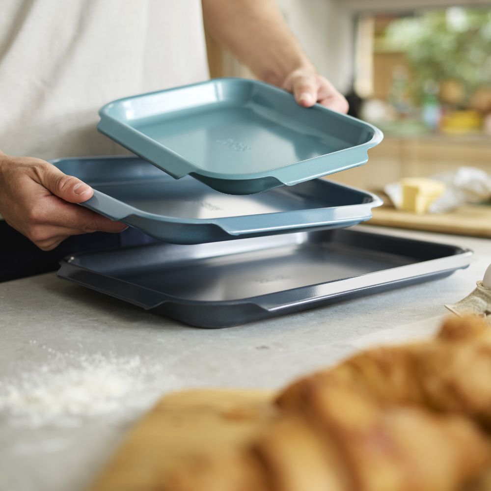 Joseph Joseph Nest™ Bake Non-Stick 3-piece Blue Baking Tray Set