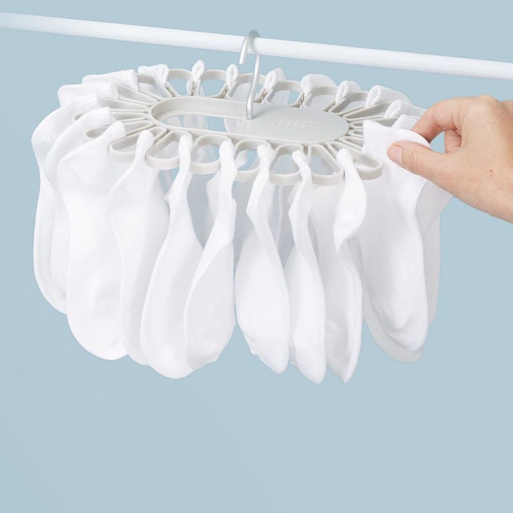 Joseph Joseph Petal™ 22-piece Quick-grip Ecru Drying Hanger
