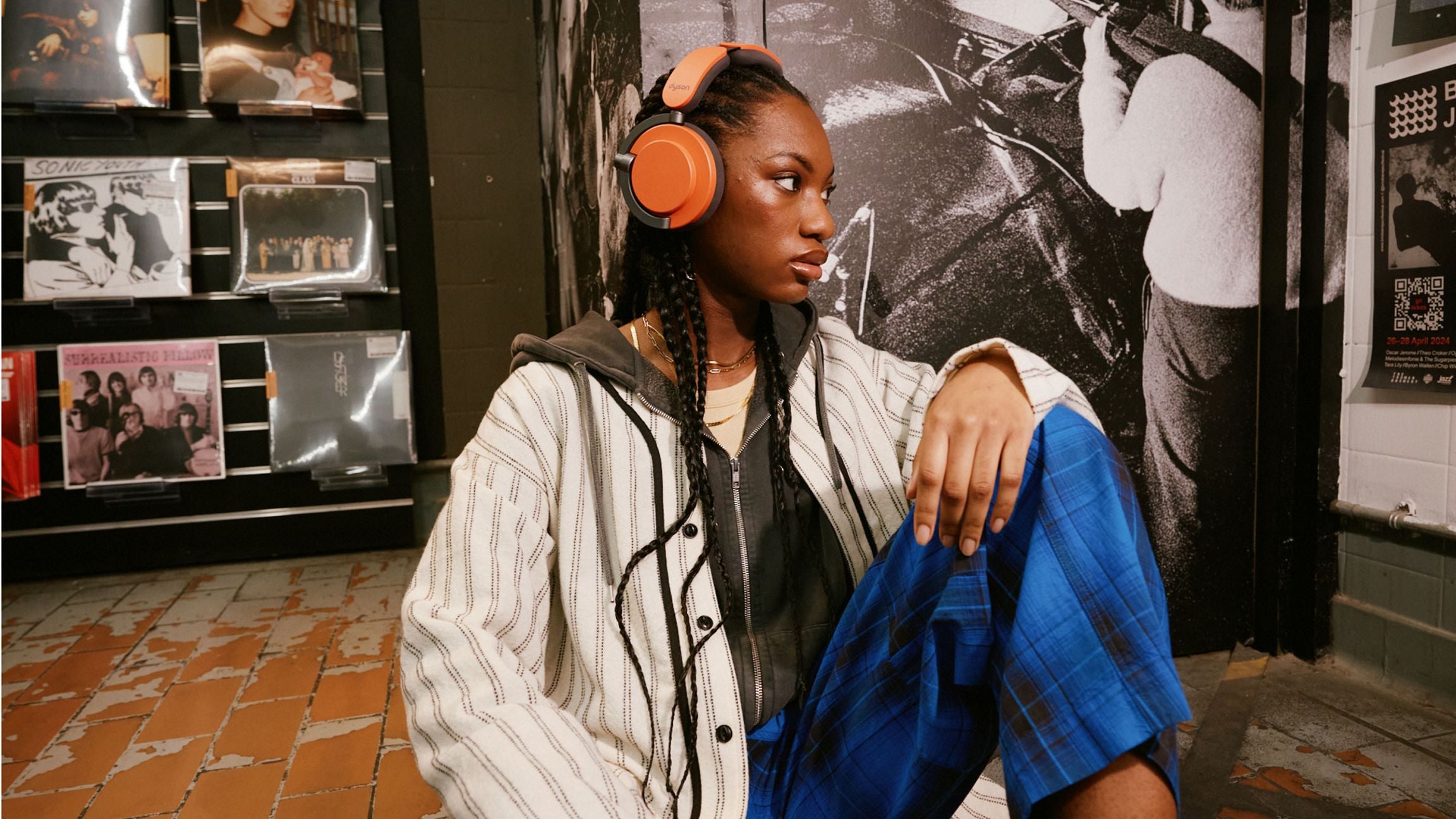 Dyson ヘッドフォン Dyson OnTrac™ Noise Cancelling Headphones Ceramic Cinnabar – House