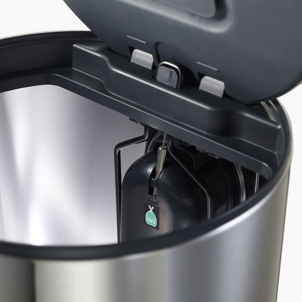 Joseph Joseph Arc™ 30L Easy-push Stainless-steel Pedal Bin