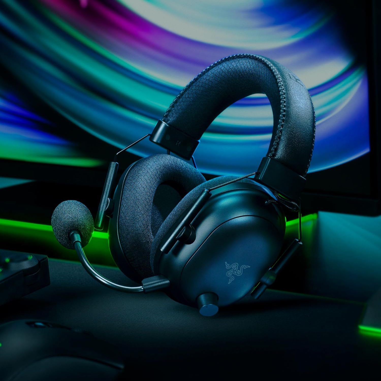 Razer BlackShark V2 Pro Wireless Gaming Headset: THX 7.1 Spatial Surround Sound - 50mm Drivers - Detachable Mic - for PC, PS5, PS4, Switch, White