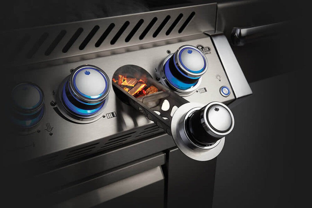 Napoleon Built-in Prestige Pro™ 825 RBI With Infrared Bottom & Rear Burner