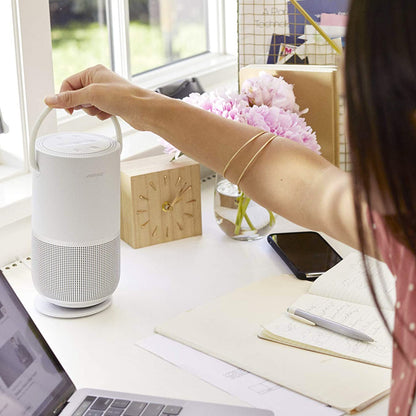 Bose Portable Smart Speaker Luxe Silver
